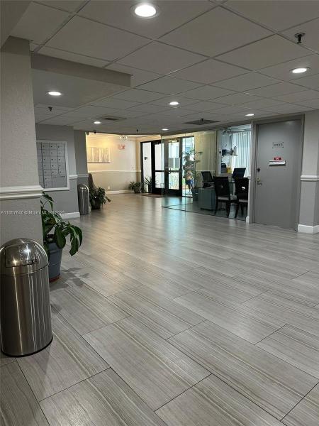 HILLCREST EAST NO 19 COND