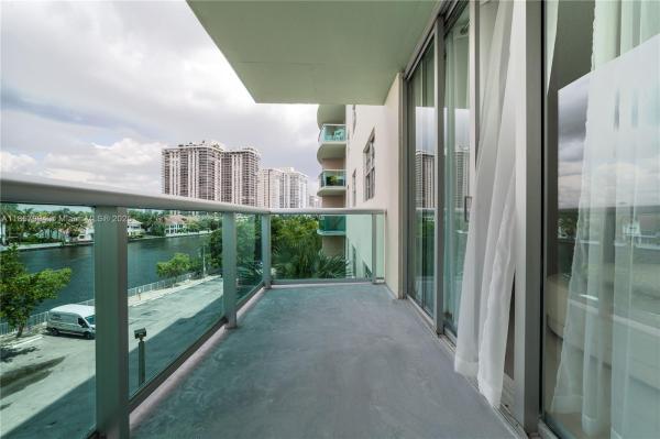 19390 COLLINS AVE #419, SUNNY ISLES BEACH, FL 33160