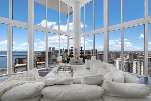 888 BISCAYNE BLVD #5701, MIAMI, FL 33132