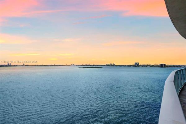 ONYX ON THE BAY CONDO