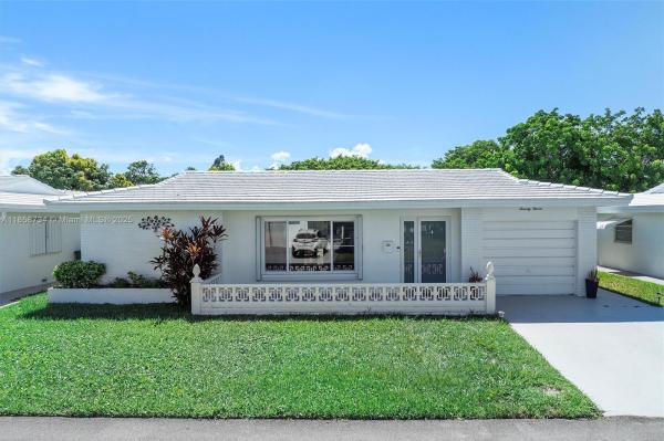 MAINLANDS OF TAMARAC LAKE