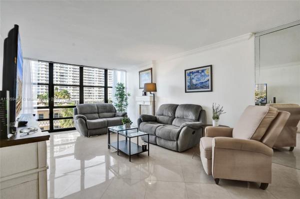 2017 S OCEAN DR #305, HALLANDALE BEACH, FL 33009