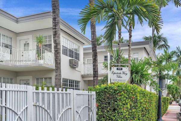 ESPANOLA WAY VILLAS CONDO