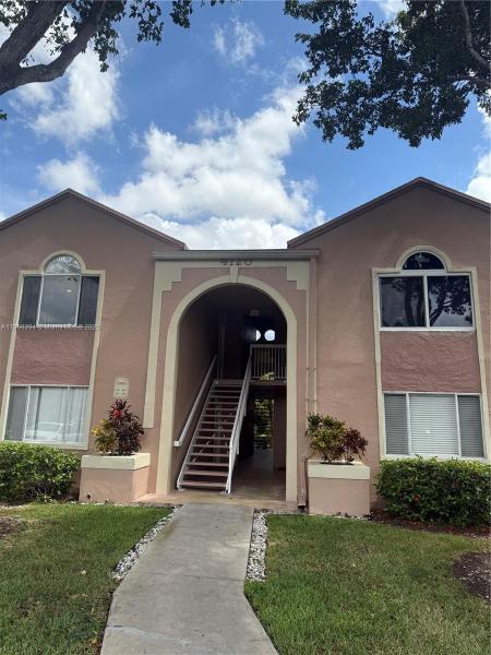 DORAL PK CO CLUB VILLAS C