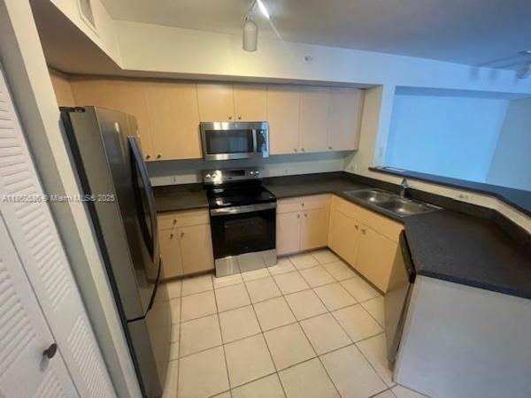 EMERALD ISLE AT LAGUNA LA