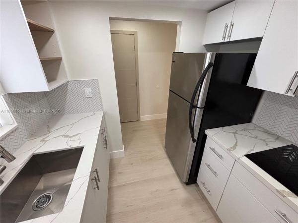 COURTYARDS AT KENDALL CON