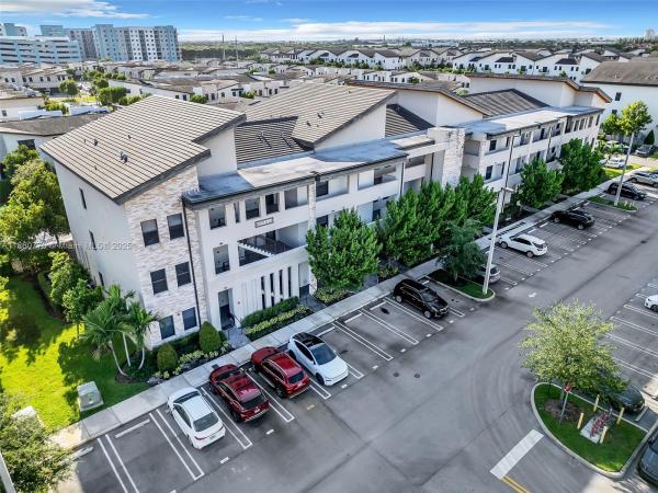 APEX AT GRAND CENTRAL