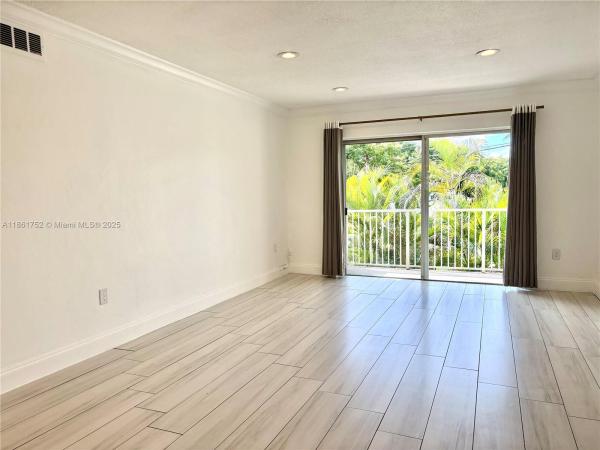 VILLAGE AT DADELAND CONDO