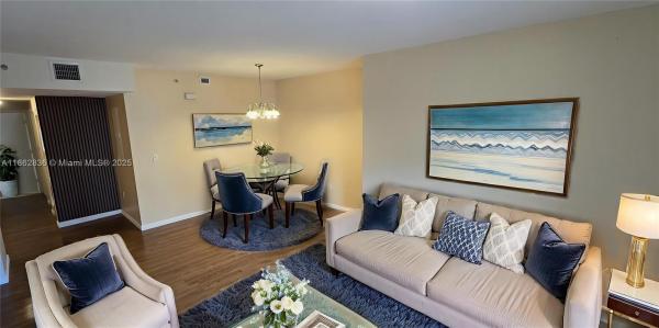 PARADISE POINTE CONDO