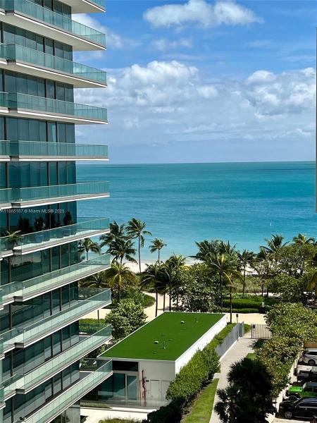 THE PLAZA OF BAL HARBOUR