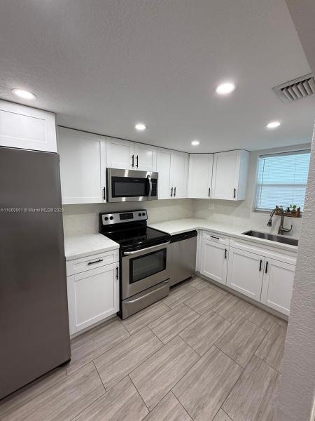 THE BEACH CLUB FONTAINEBL