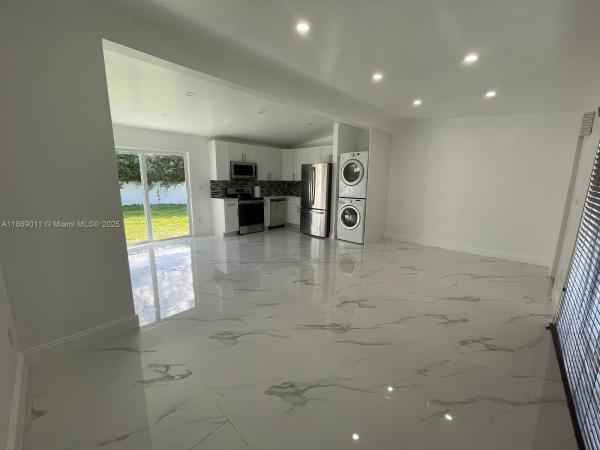 WESTWOOD LAKE 6TH ADDN