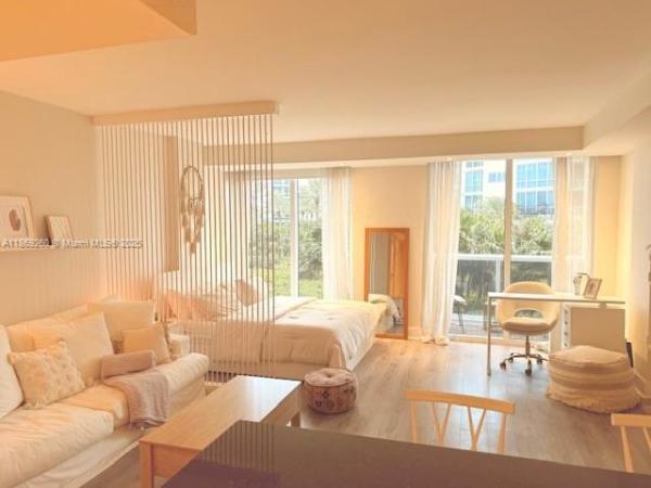 10275 COLLINS AVE #303, BAL HARBOUR, FL 33154