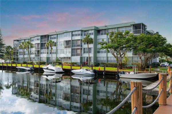 WATERGATE CONDOMINIUM