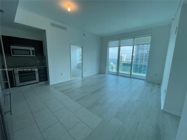 950 BRICKELL BAY DR #4407, MIAMI, FL 33131