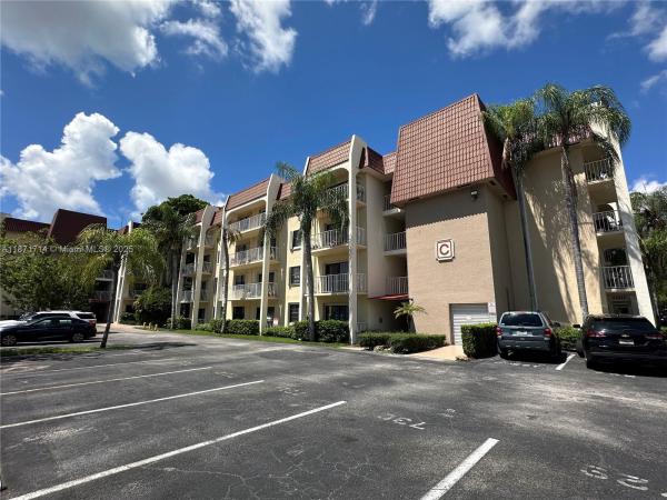 WISPERWOOD VILLAGE CONDO