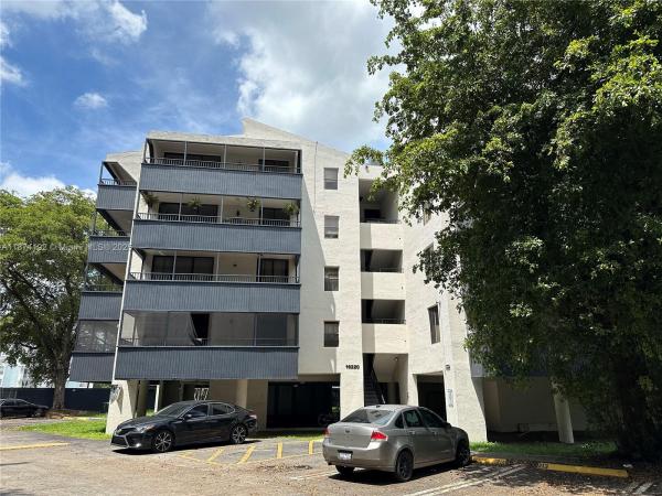 PARKWAY GROVE CONDO PART