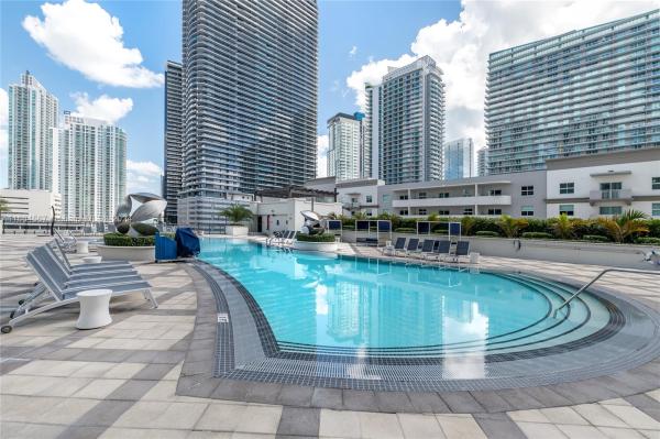 NINE AT MARY BRICKELL VIL