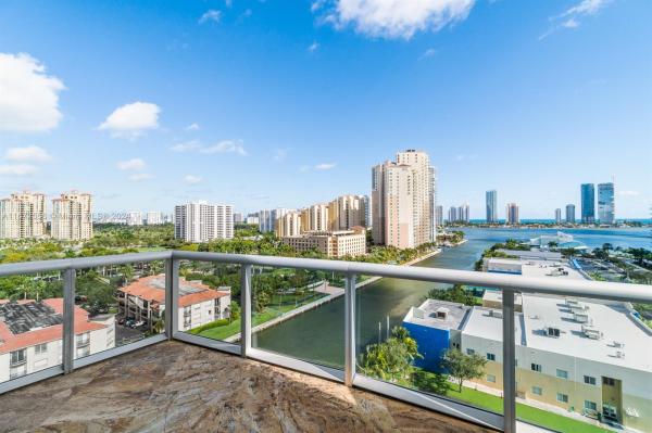 THE ATRIUM AT AVENTURA