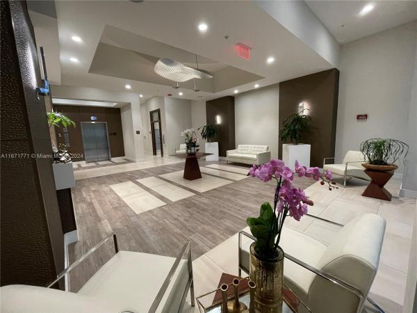 MIDTOWN DORAL CONDO 1