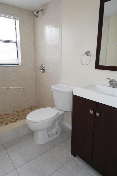 ROZLAND CONDO