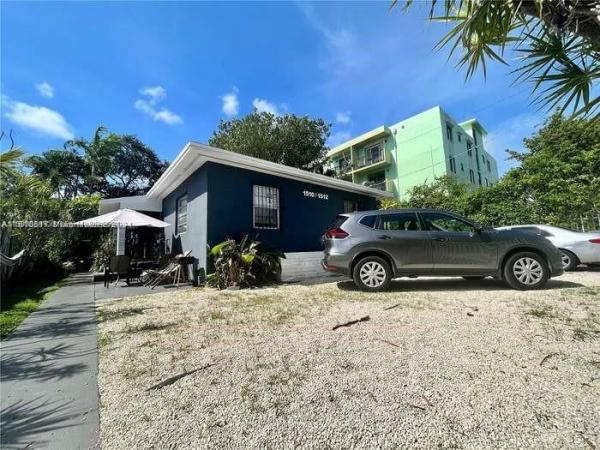 LAWRENCE ESTATES LAND COS