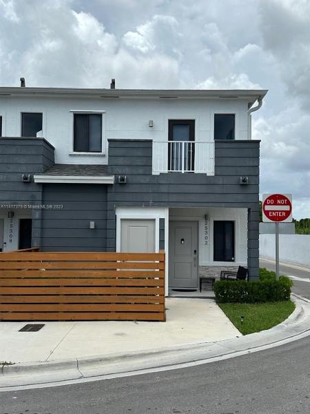 SOUTH KENDALL TOWNHOMES
