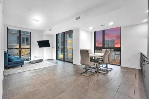 227 NE 2ND ST #1902, MIAMI, FL 33132