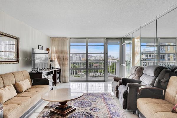 231 174TH ST #815, SUNNY ISLES BEACH, FL 33160