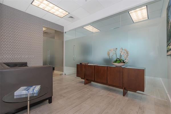 175 SW 7TH ST #2204, MIAMI, FL 33130