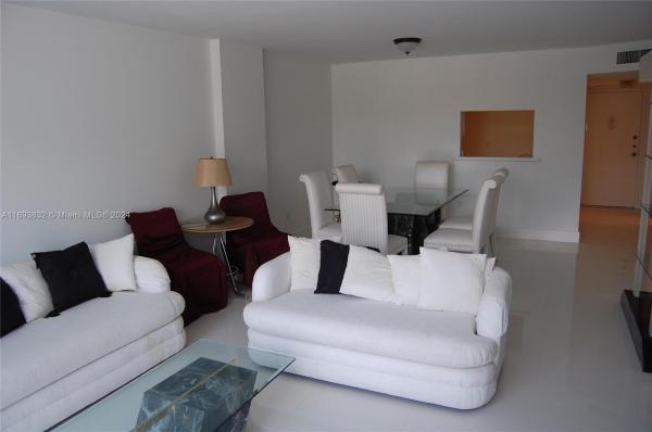 2801 NE 183RD ST #205W, AVENTURA, FL 33160