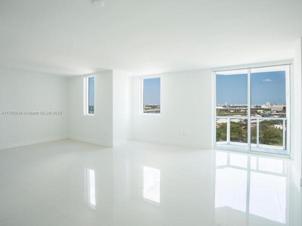 244 BISCAYNE BLVD #2202, MIAMI, FL 33132