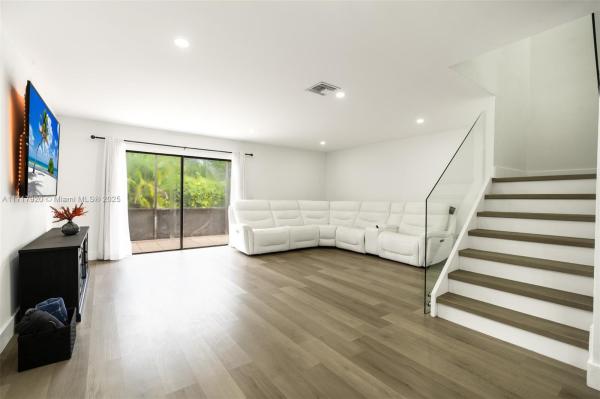 CORAL SPRINGS TOWNHOMES