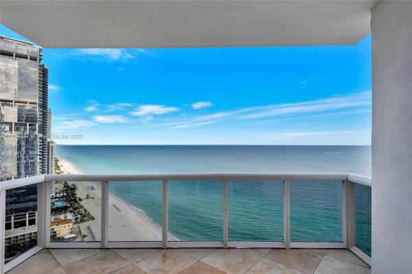 18201 COLLINS AVE #4008, SUNNY ISLES BEACH, FL 33160