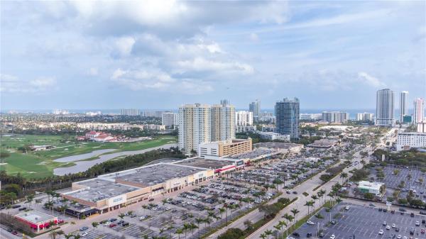 1745 E HALLANDALE BEACH BLVD #1504W, HALLANDALE BEACH, FL 33009