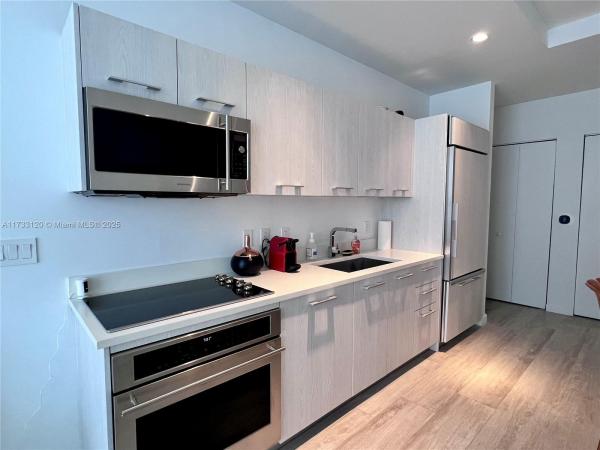 55 SW 9TH ST #4109, MIAMI, FL 33130