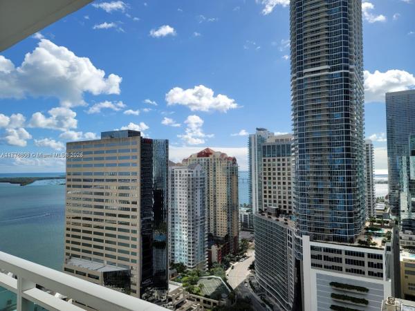 950 BRICKELL BAY DR #3105, MIAMI, FL 33131