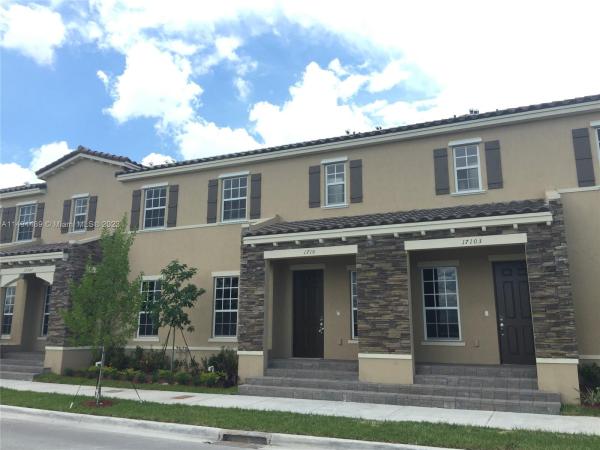 Kendall Commons Townhomes