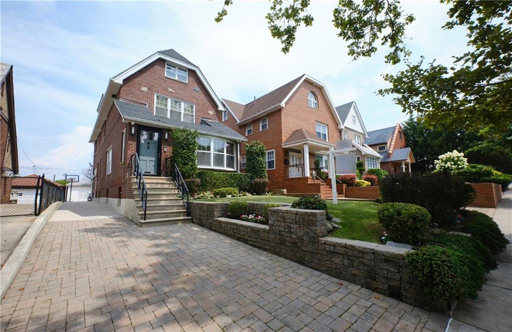 Single Family - фото