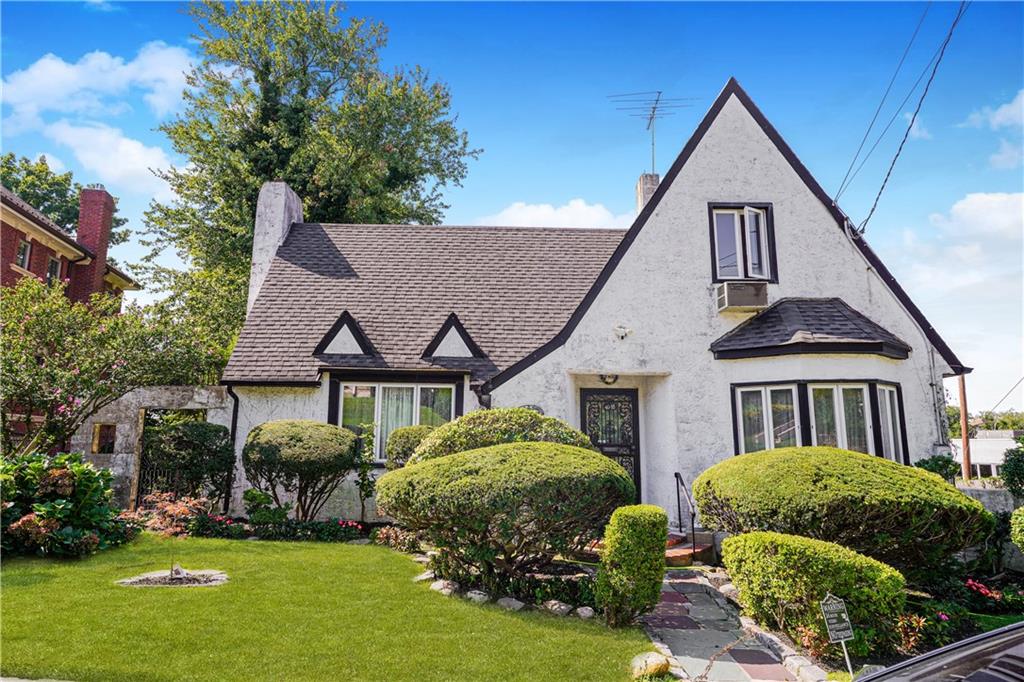 Single Family - фото