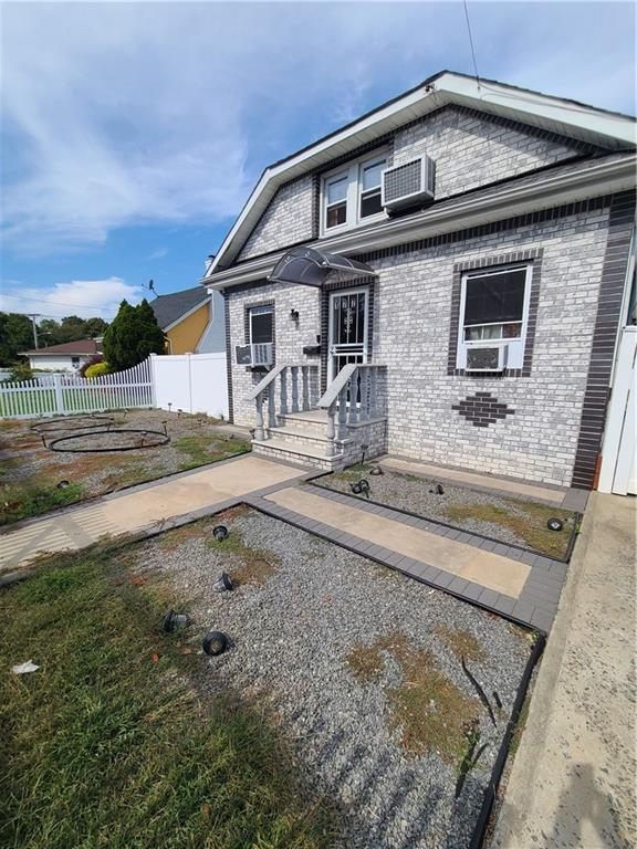 Single Family - фото