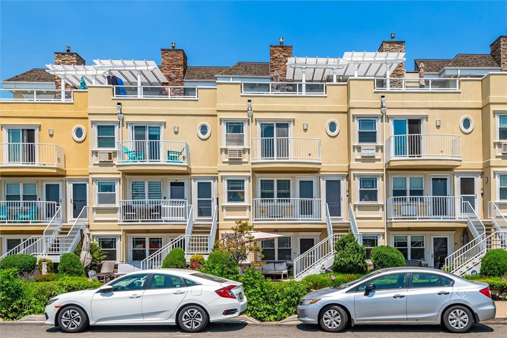 Belle Shores Condos - фото