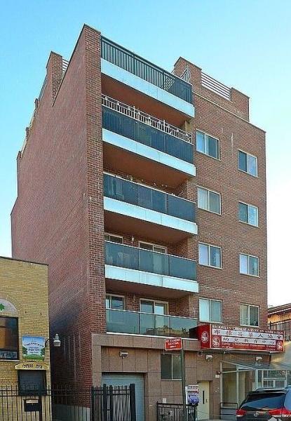 871 50th Condominium