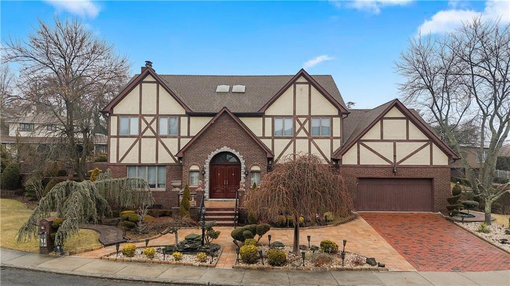 Single Family - фото