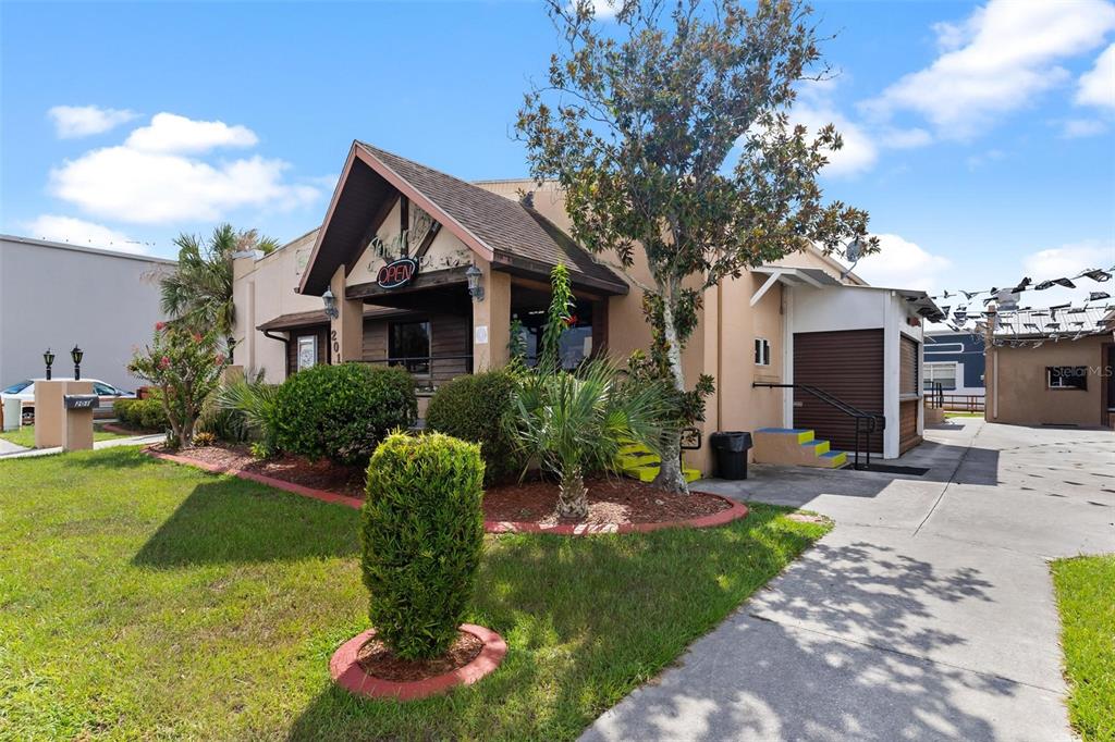 LEESBURG N MAIN ST - фото