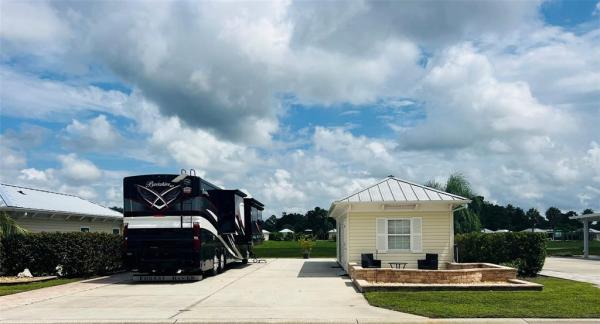 FLORIDA GRANDE MOTOR COACH RESIDENCE