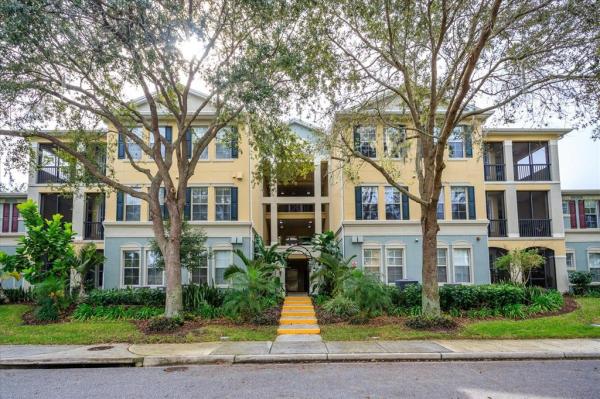 LAKESIDE AT LAKES OF WINDERMRE CONDOMINIUM