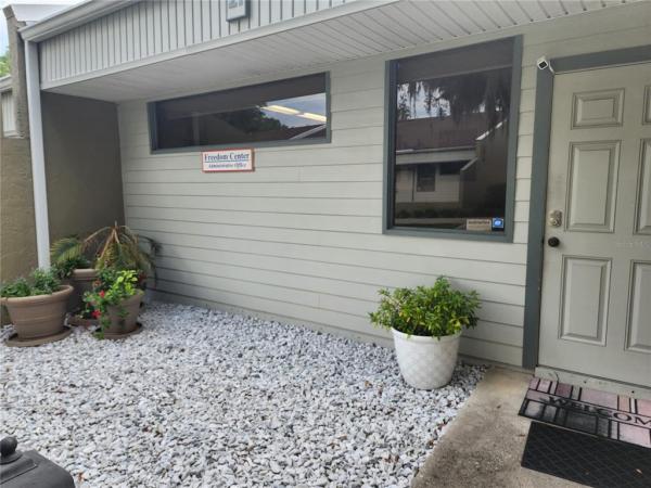 STARTING GATE OFFICE COMPLEX