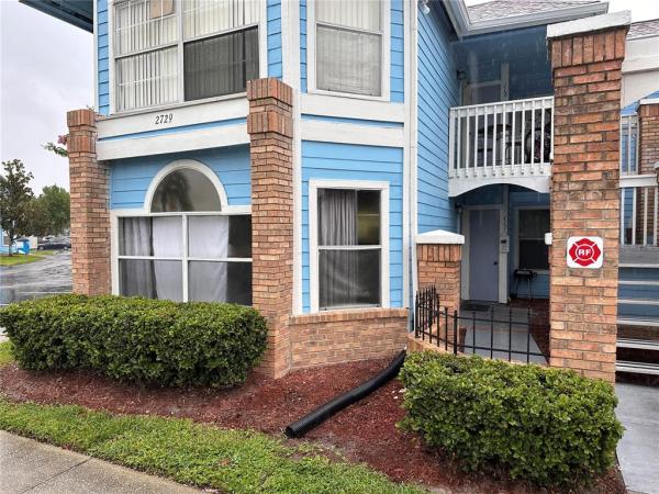 VILLAS AT SOMERSET THE