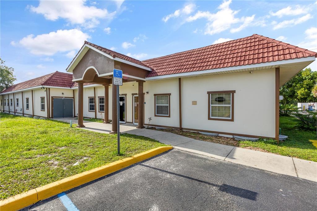 Commercial - фото